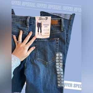 NWT!! Women’s Sz 4 Seven7 jeans